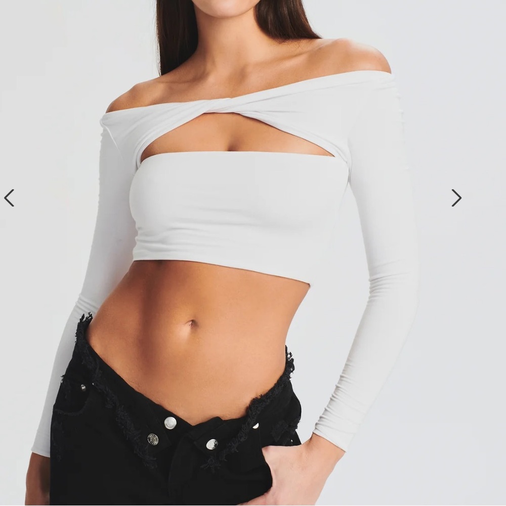 SER.O.YA Ellis Top Small White NWT Crop Top Long Sleeves Stretch Cut Out